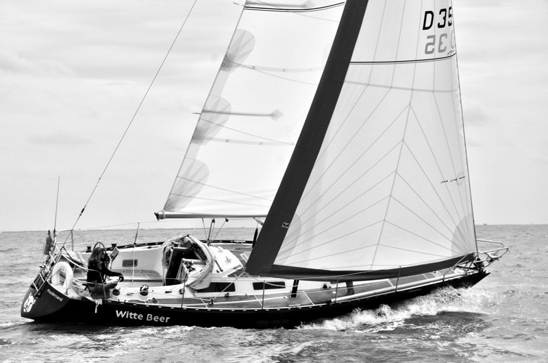 Helmsman 35