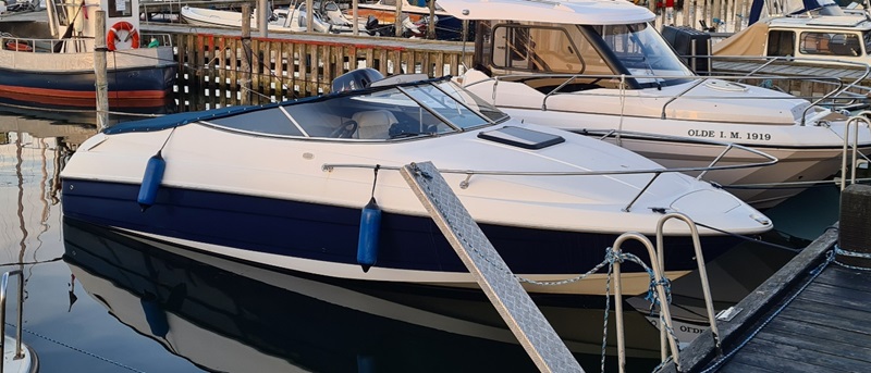 Bayliner 2352 Capri