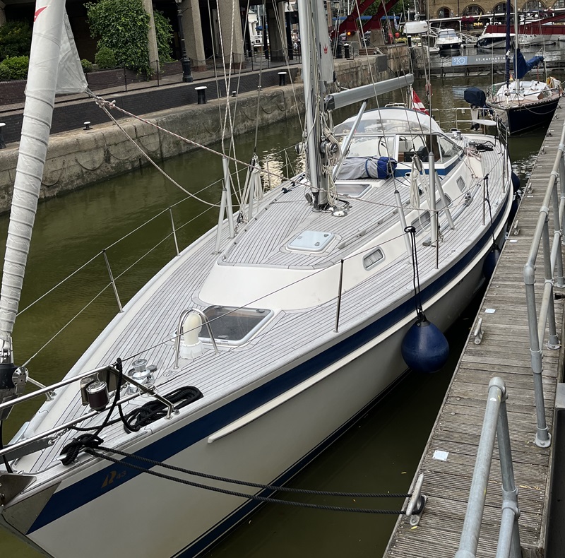 Hallberg-Rassy 43