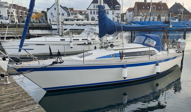 Friendship 33 Friendship 33